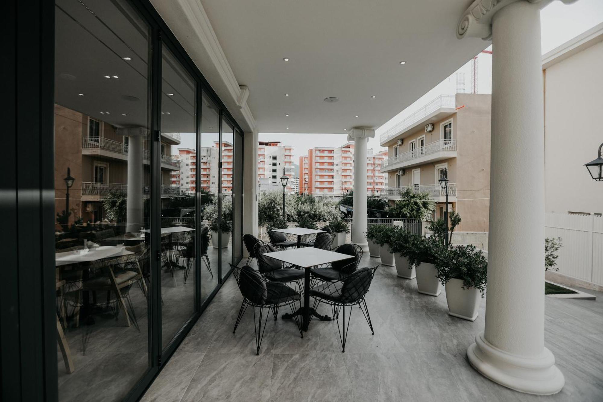 Seaside Hotel Vlorë Екстериор снимка