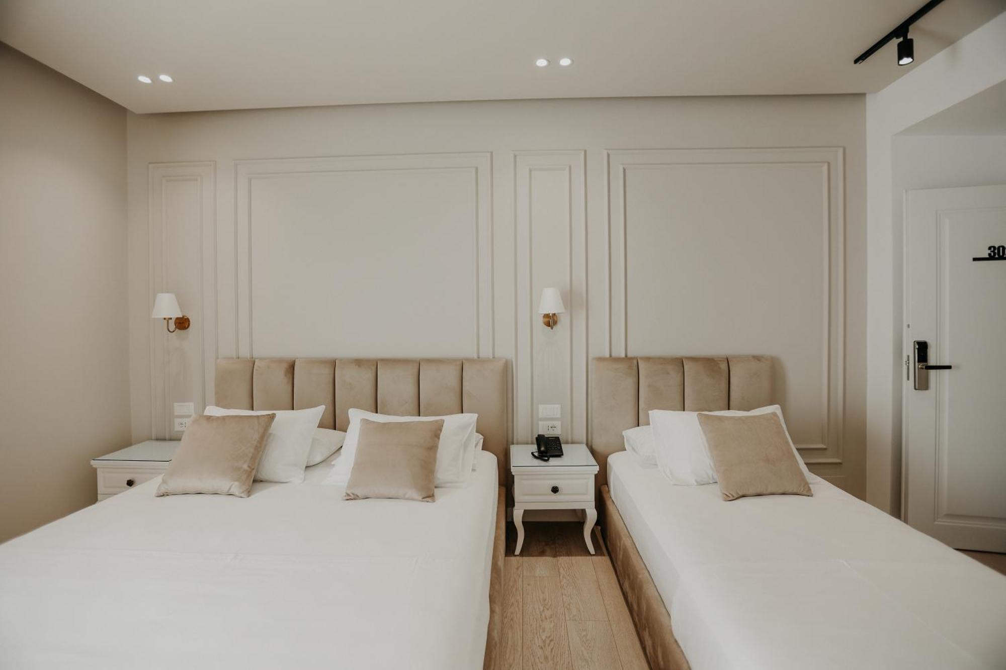 Seaside Hotel Vlorë Екстериор снимка
