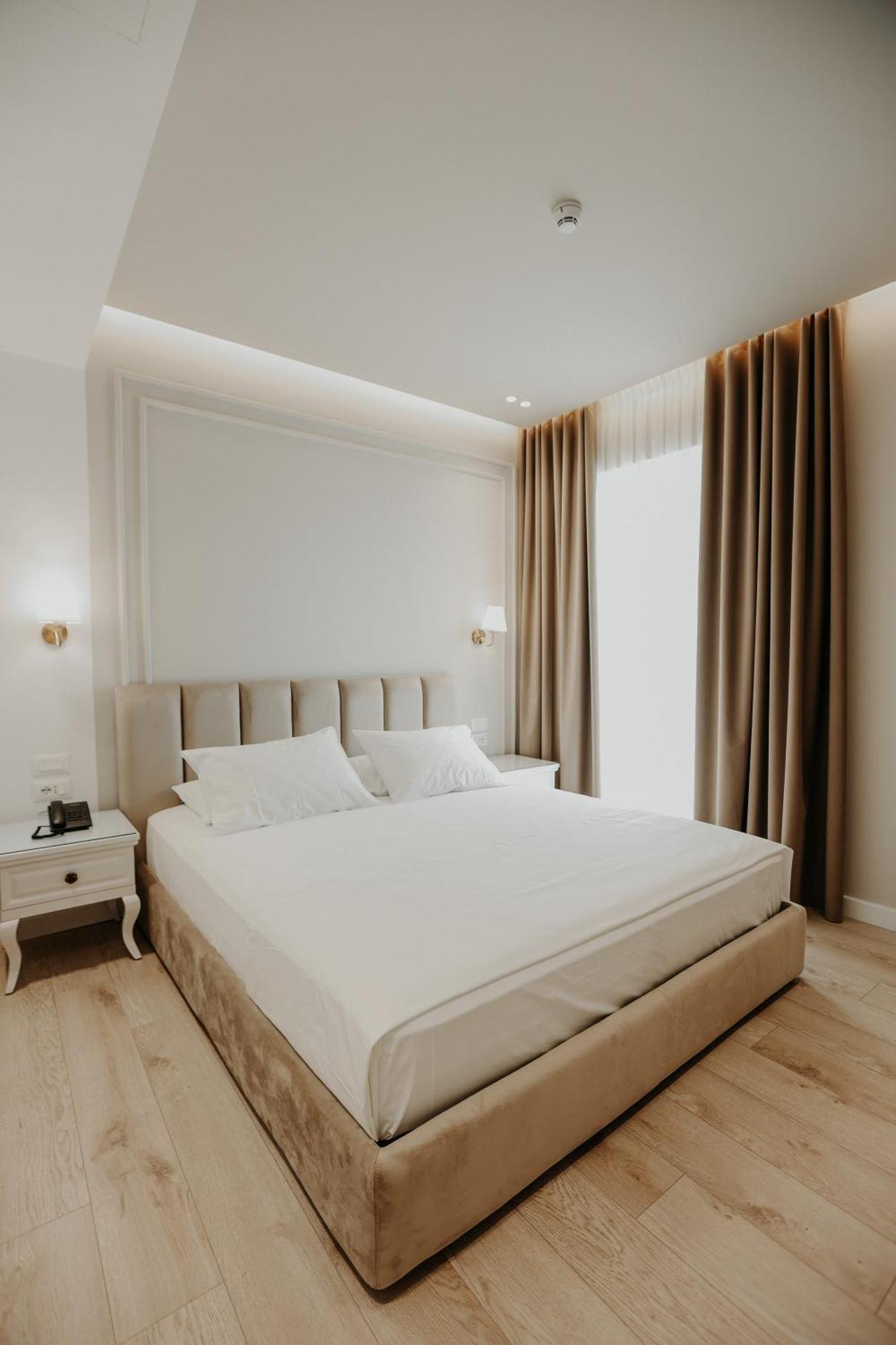 Seaside Hotel Vlorë Екстериор снимка