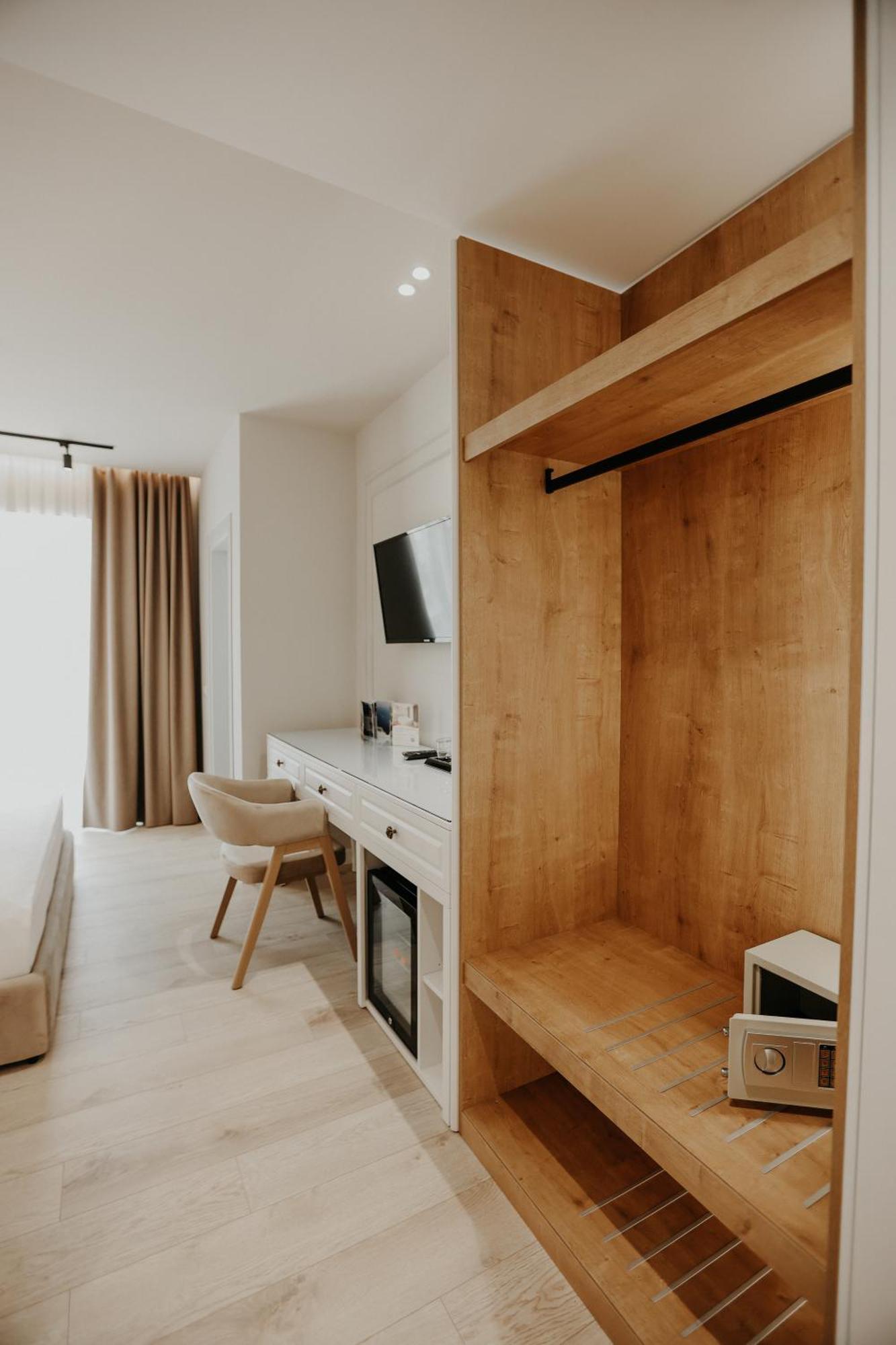 Seaside Hotel Vlorë Екстериор снимка