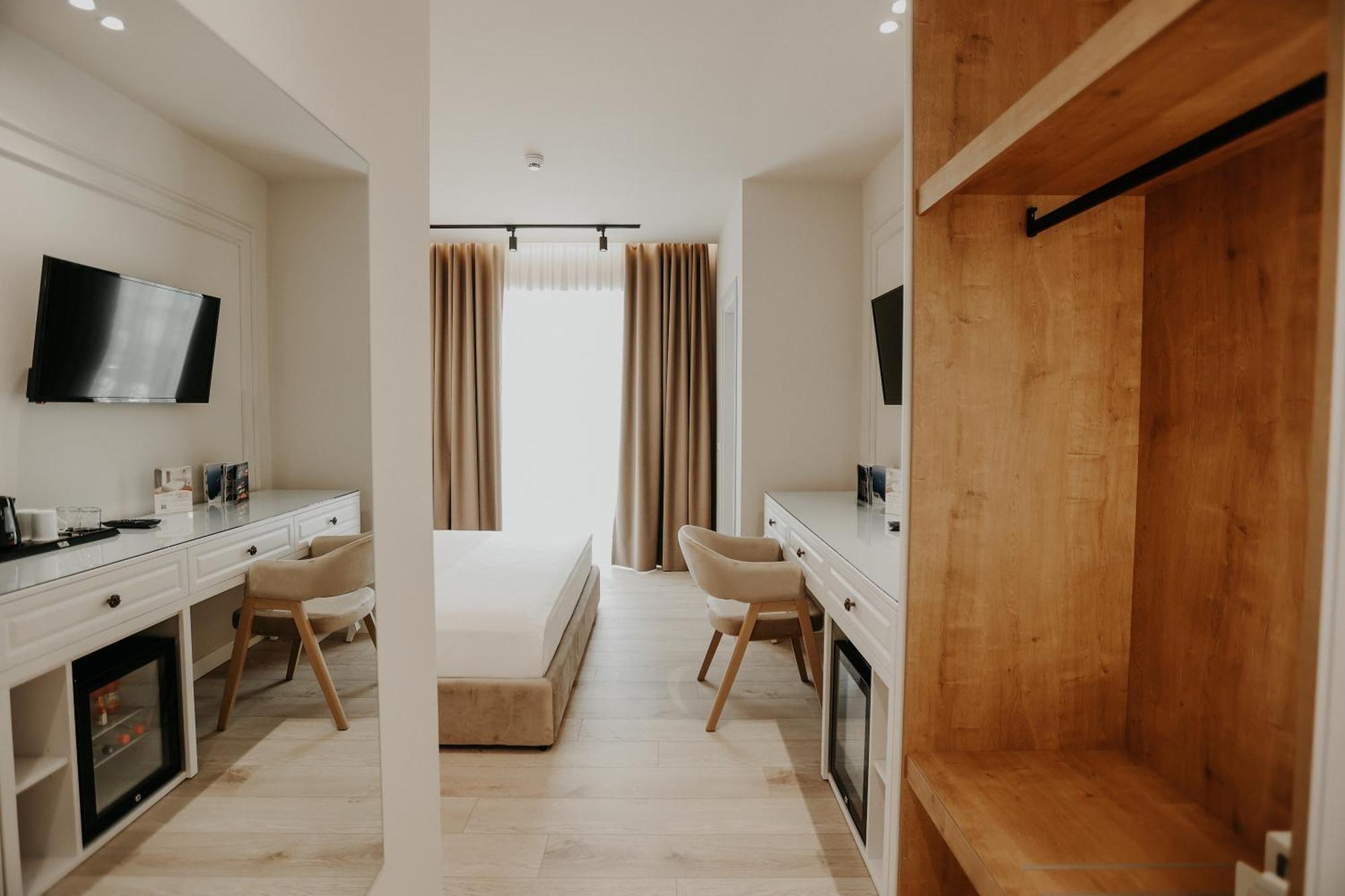 Seaside Hotel Vlorë Екстериор снимка