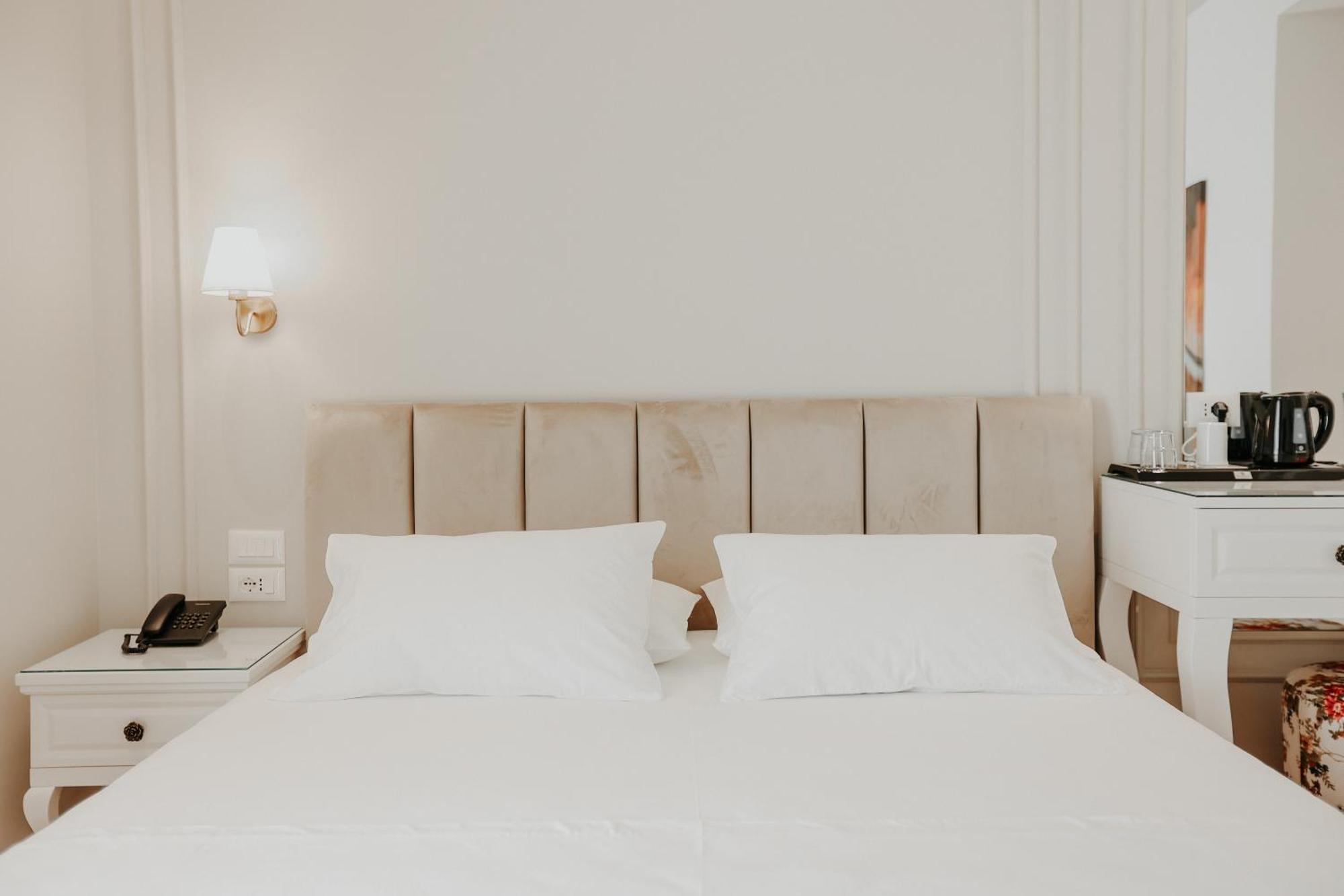 Seaside Hotel Vlorë Екстериор снимка