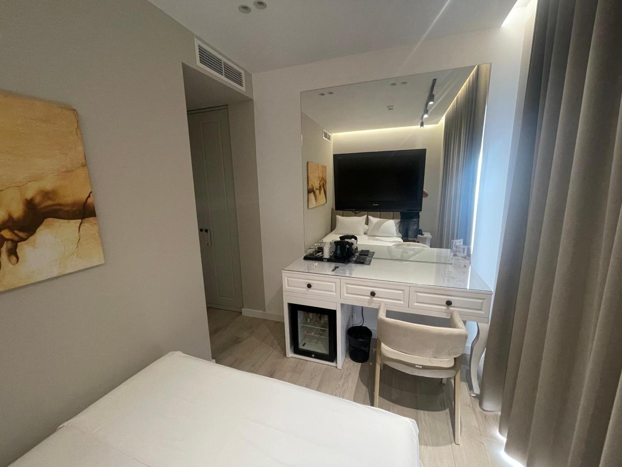 Seaside Hotel Vlorë Екстериор снимка