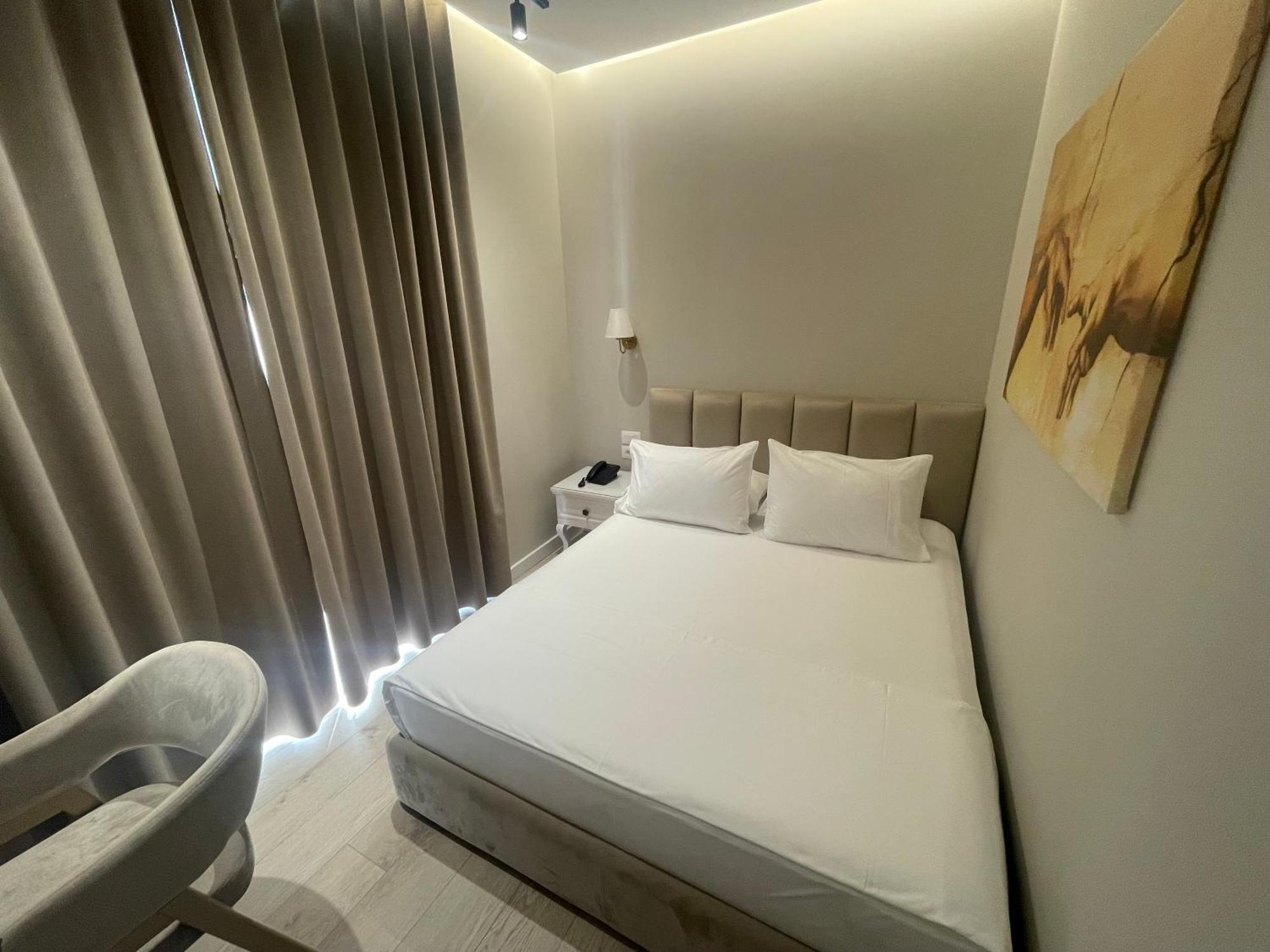 Seaside Hotel Vlorë Екстериор снимка